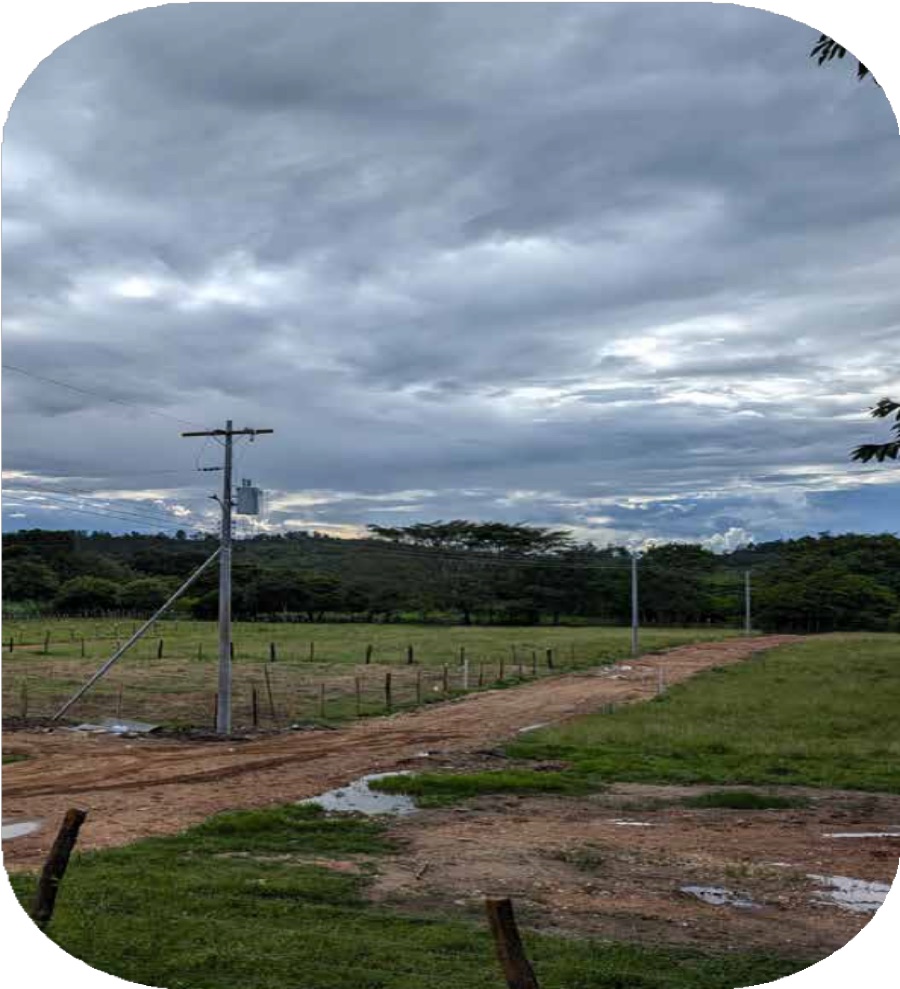 Red de distribución eléctrica en residencial Punta de Oro
